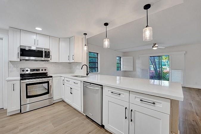 1st image of 3951 NE 18th Avenue #1505