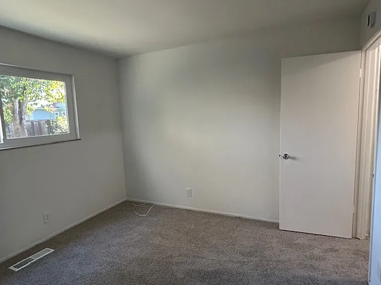 2233 Fairway Dr — Photo 7