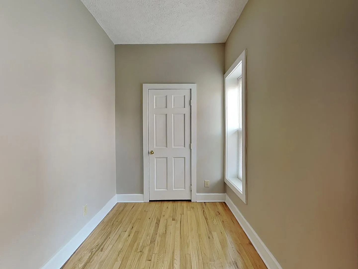 3 bed, 1.0 bath, $1,604 — Photo 3