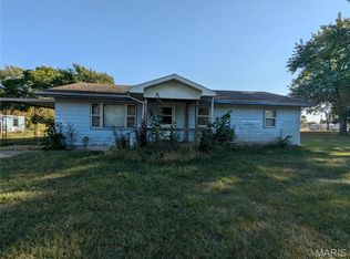 20048 Elm Dr, Lawrenceville, IL 62439