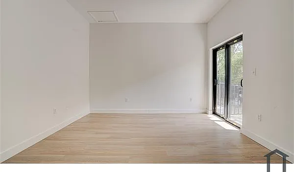 2 bed, 850 sqft, $2,200 — Photo 4