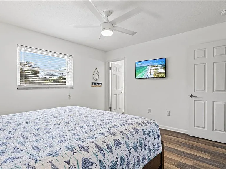 2572 Jefferson Cir — Photo 23