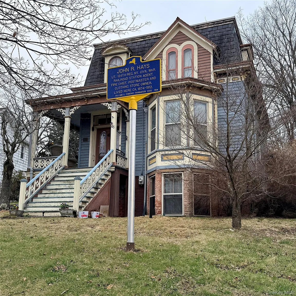45 Maple Street photo 1