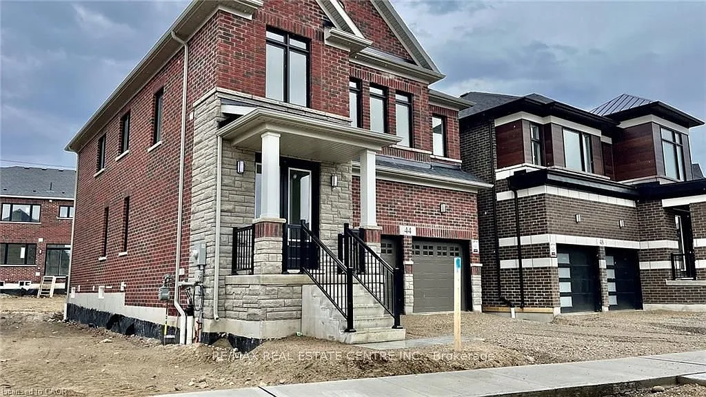 4 bed, $3,000 — Photo 1