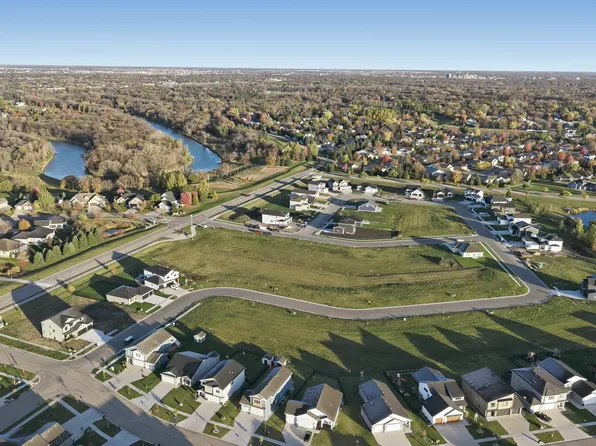 4707 Hampton Loop S, Moorhead, MN 56560