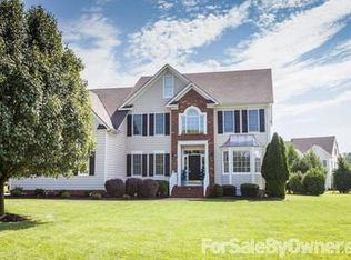 12001 Middlecoff Dr, Chester, VA 23836