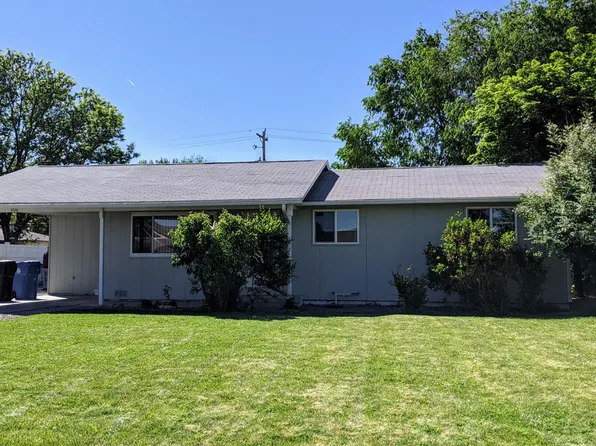 806 S 11th St, Montrose, CO 81401