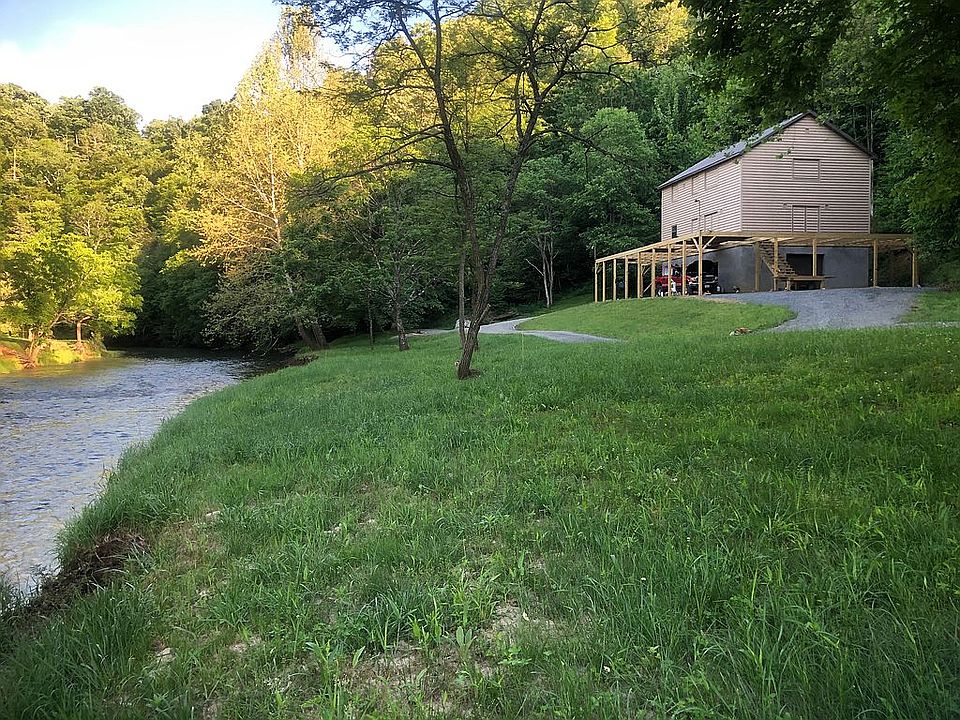 1st image of 720 Grapevine Ln