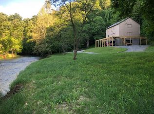 720 Grapevine Ln, Woodlawn, VA 24381