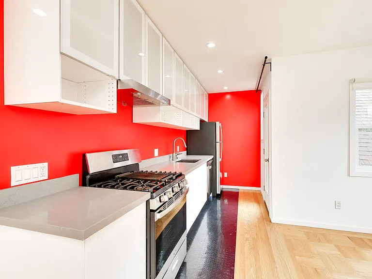 3033 Turk Blvd #4 — Photo 6
