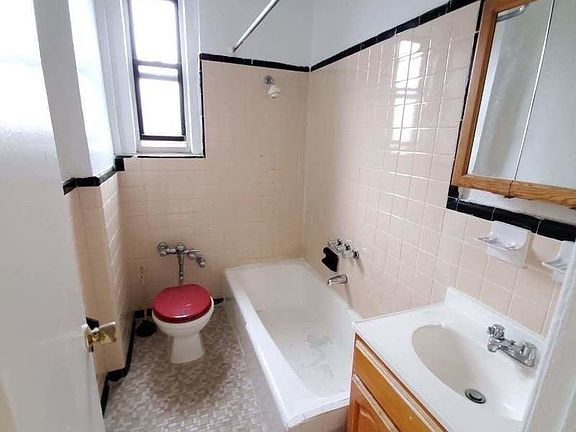 5th image of 529 E 22nd St #4W