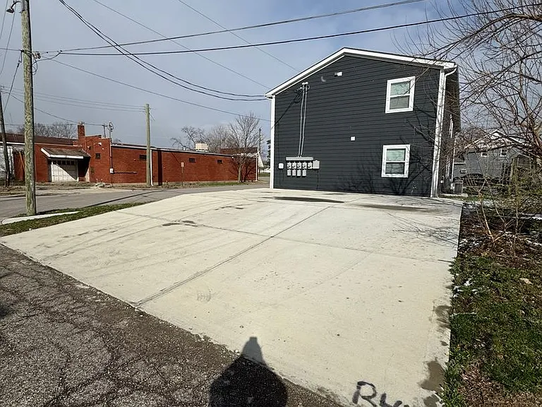 2000 Pearl St — Photo 17