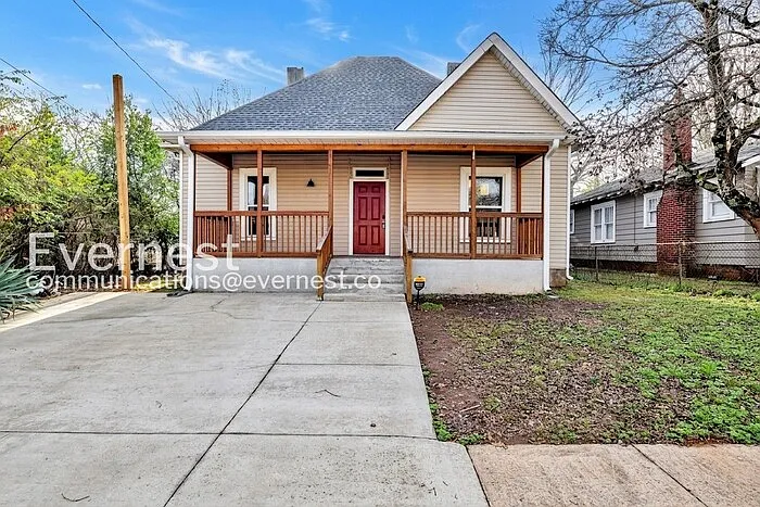 3 bed, 2.0 bath, 1596 sqft, $1,845 — Photo 1