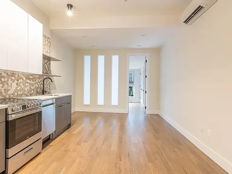 51 Ten Eyck St #3R — Photo 3