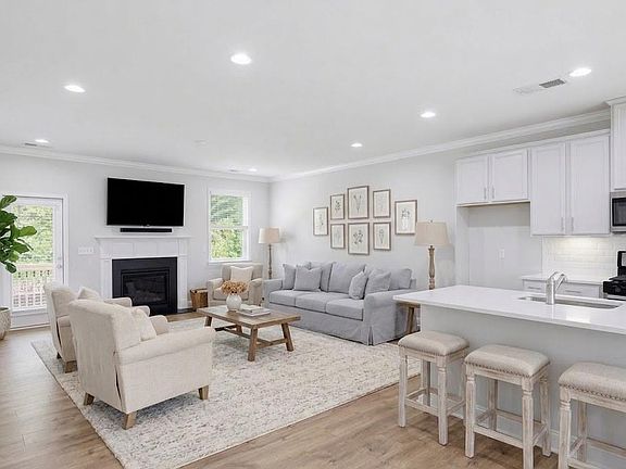 2nd image of 1637 Venture Point Way