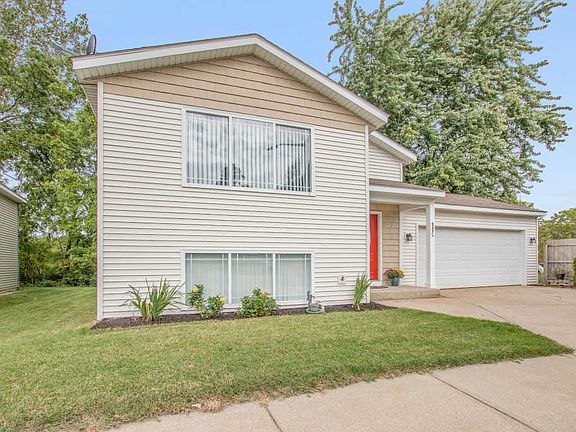 3rd image of 952 Sagewood Ct