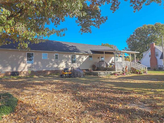 4th image of 794 Foster Ave