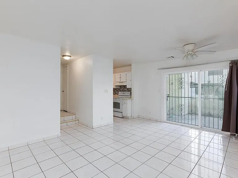 5031 Spencer St #C — Photo 7