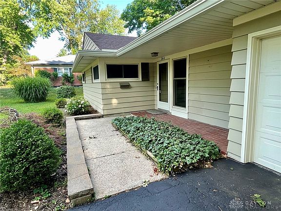 5th image of 264 Sherbrooke Dr