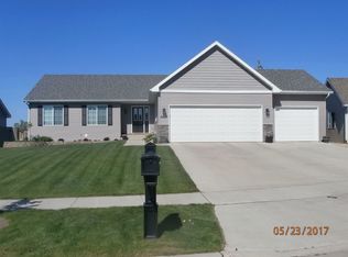 2832 Grey Eagle Pass, Minot, ND 58703