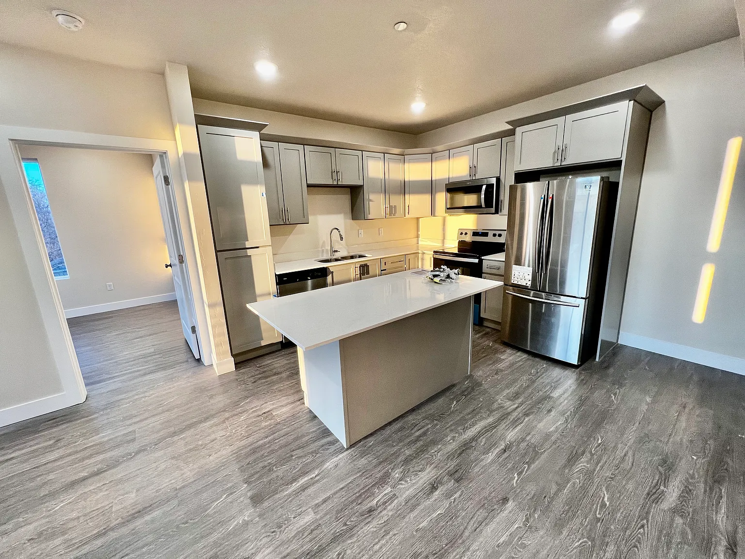 3 bed, 1200 sqft, $1,780 — Photo 2