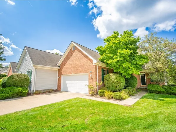 566 Daleview Dr #34, Aurora, OH 44202