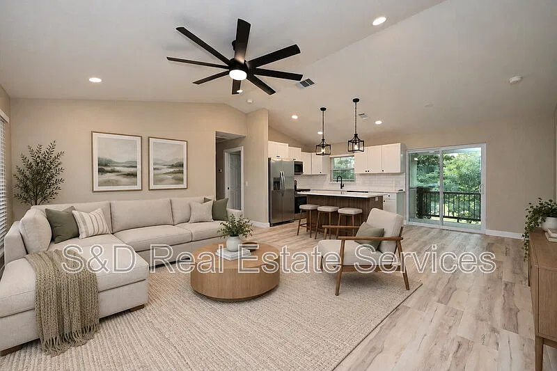 3 bed, 2.0 bath, 1228 sqft, $1,860 — Photo 3