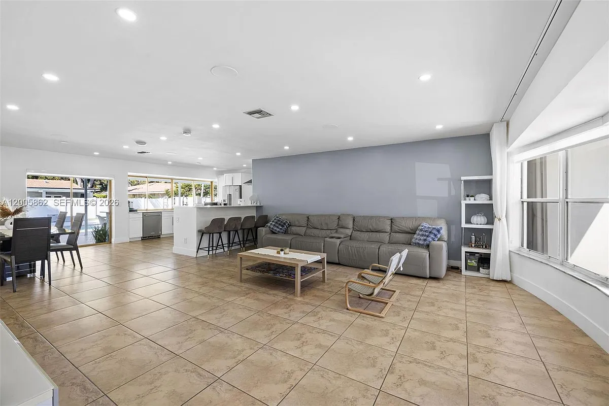 Building Photo - 3460 N 46th Ave