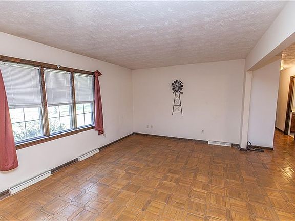 4th image of 7929 Wooster Pike