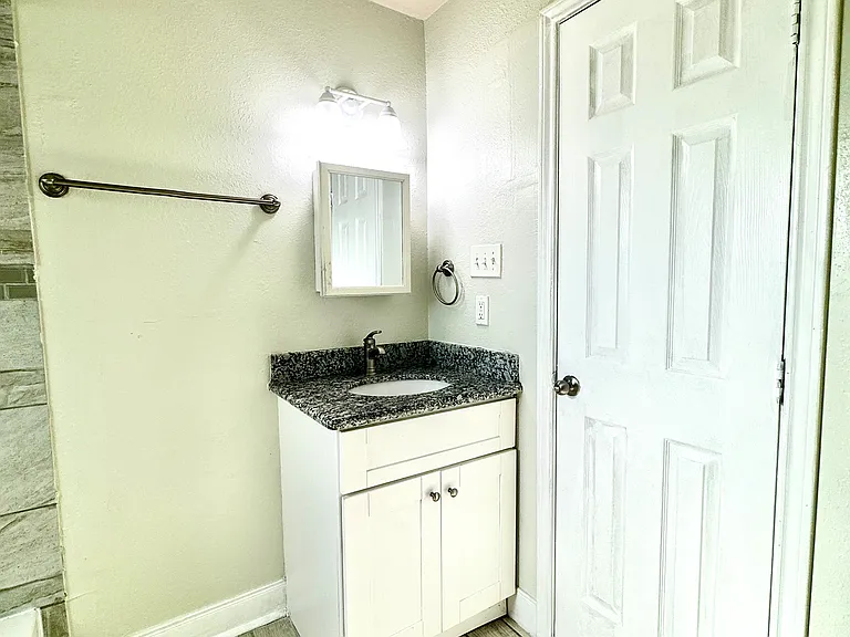 806 Kelley St #6 — Photo 17