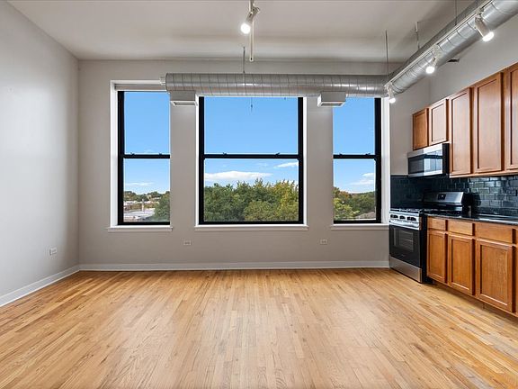 5th image of 4715 N Racine Ave APT 502