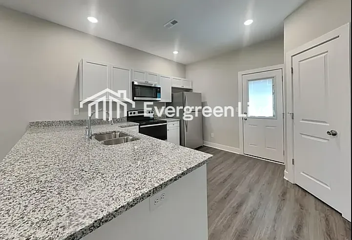 5247 N Cypress St — Photo 5