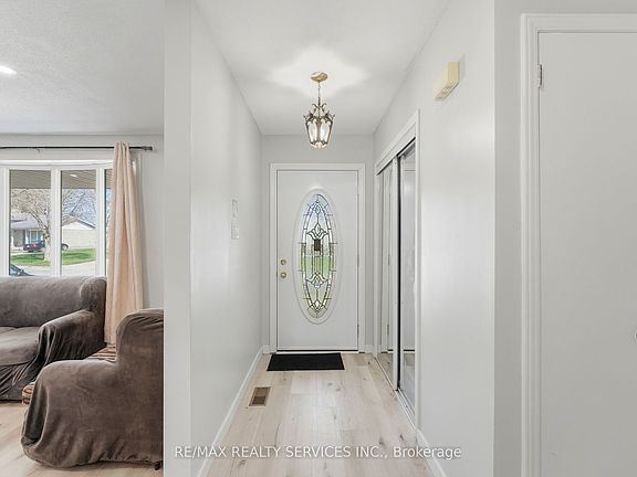 5th image of 5 Chaucer Rd