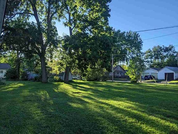 2nd image of 204 Hatten Ave