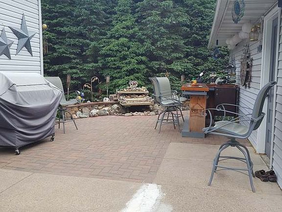 2nd image of 914 E Mohawk Dr