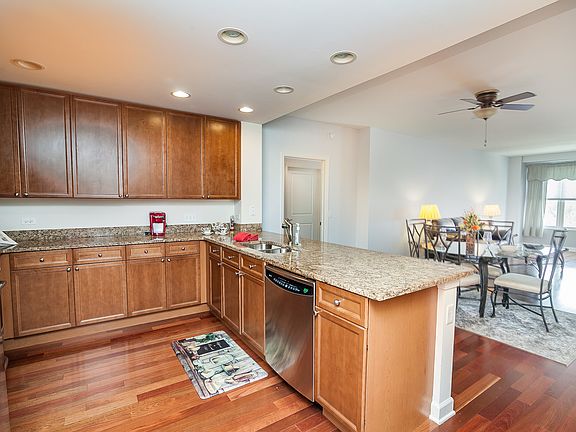 5th image of 300 Anthony Ave Unit 608