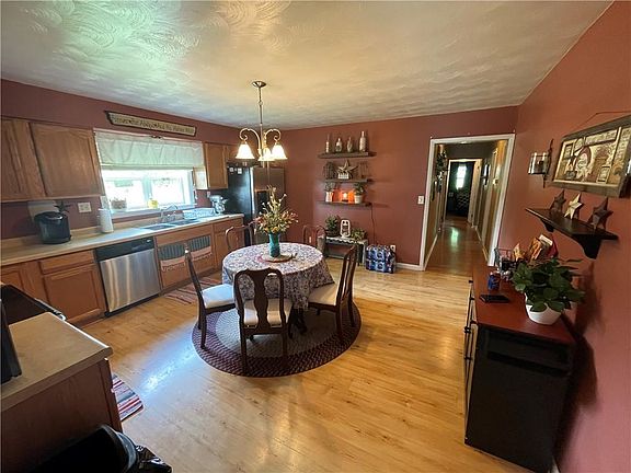 5th image of 807 N Virginia St