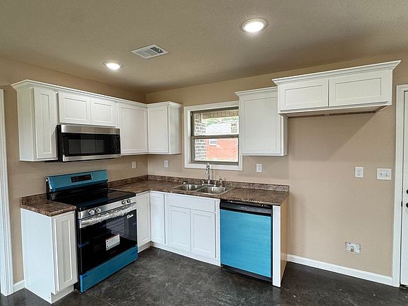 4th image of 1200 Mulberry Dr