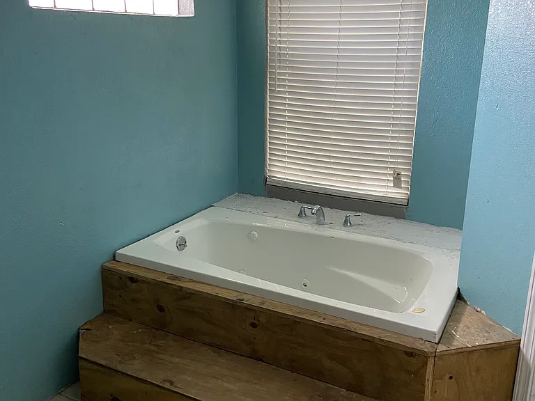 204 Bowers St — Photo 11