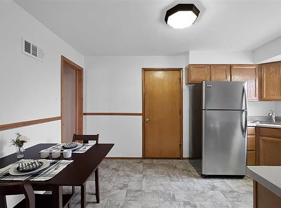 5th image of 9956 Markhall Ln