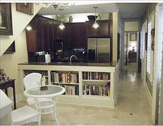 2nd image of 917 Toulouse St APT 4