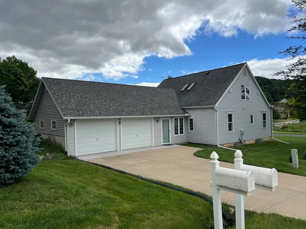 1360 W Seminary St, Richland Center, WI 53581