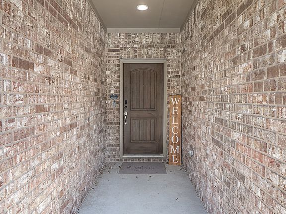 2nd image of 2602 Melrose Dr