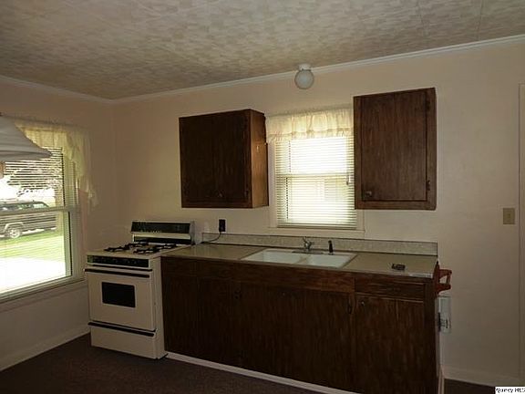 Home for Sale in Quincy, IL $88,500