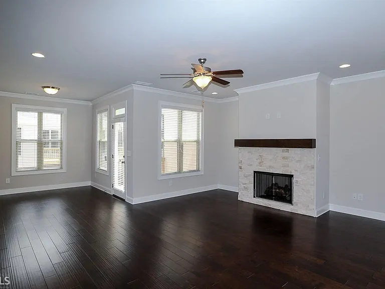 208 Bedford Aly — Photo 13