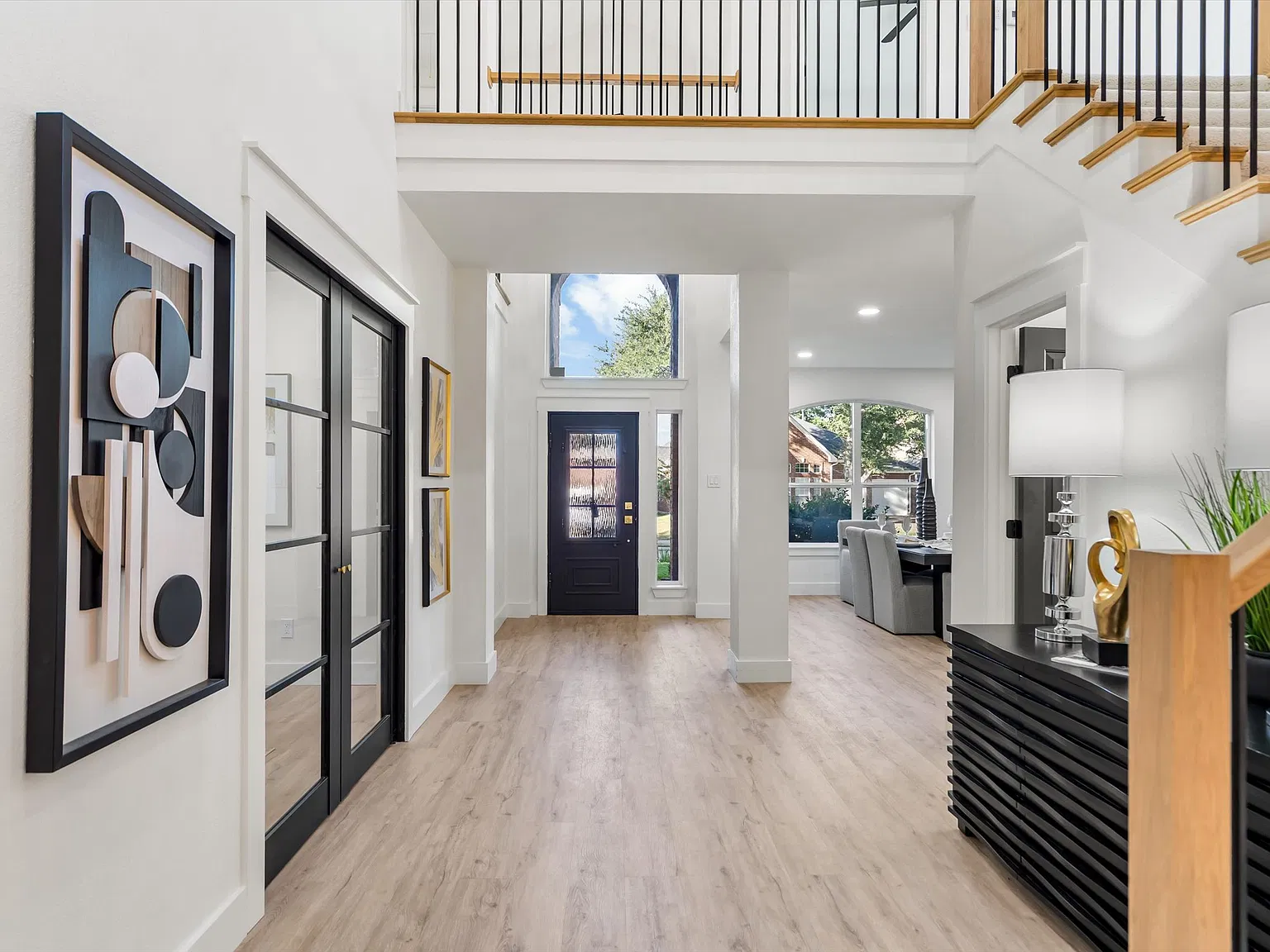 4 bed, 2.5 bath, 3040 sqft, $3,150 — Photo 4