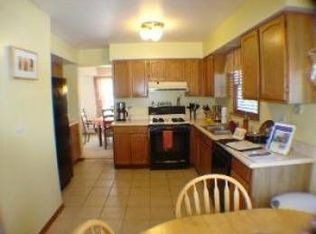 2442 Hedge Row Dr, Aurora, IL 60502