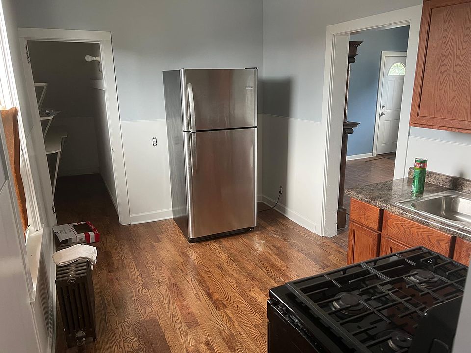 1st image of 2527 New St #1