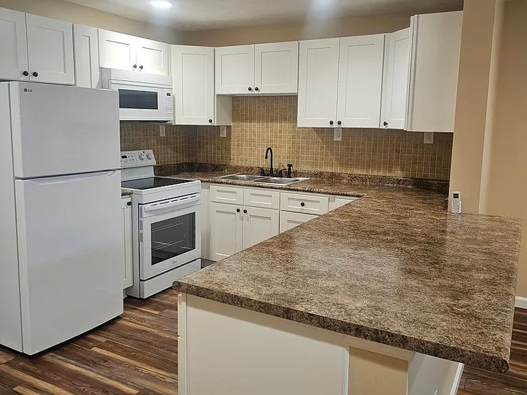 136 Devecchis St #3 — Photo 2