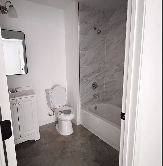 801 Goodwyn St — Photo 10